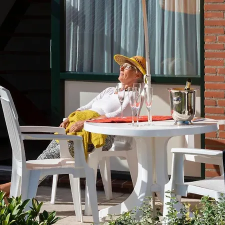 Oord Zonnehoeve مزرعة للإقامة *